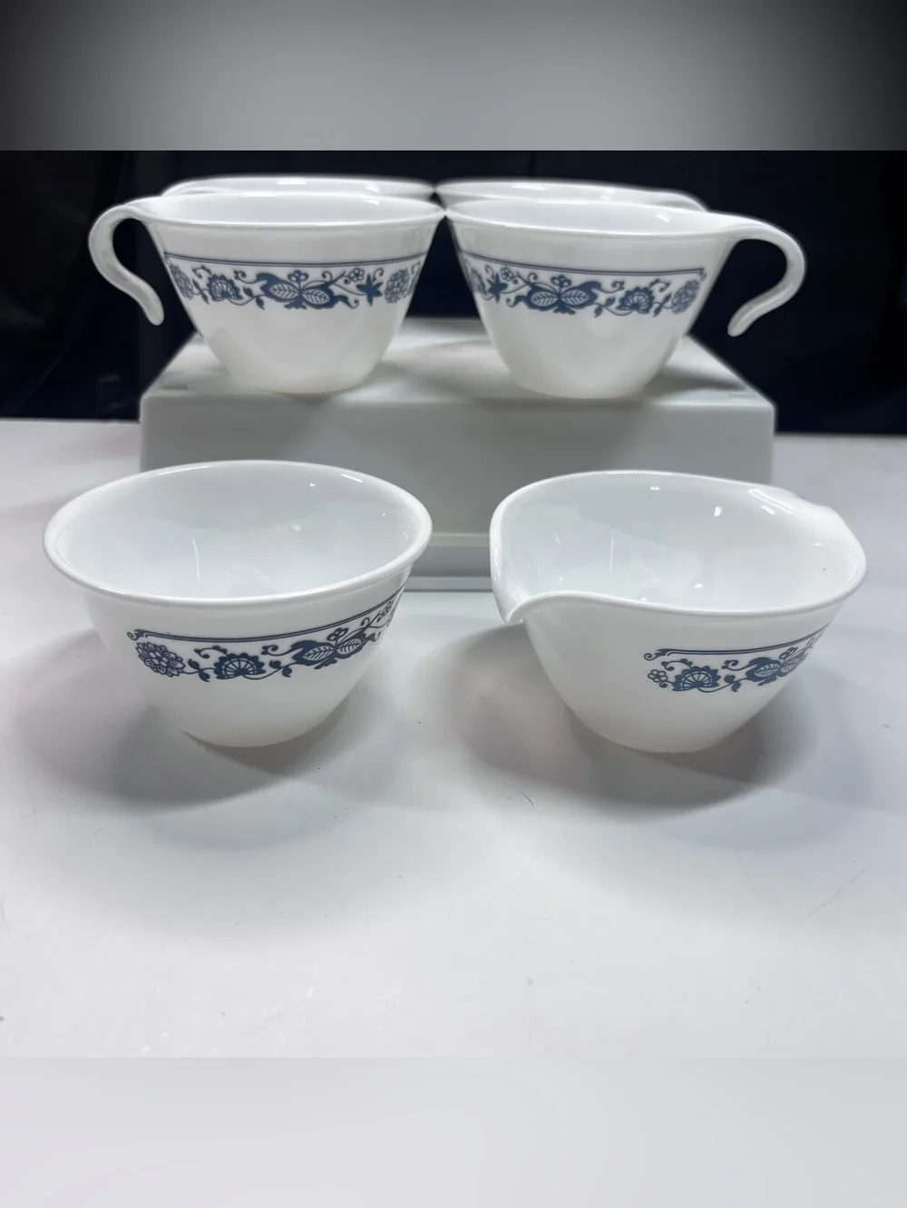 Corelle Corning Old Town Blue Onion Hook Handle Coffee Cups 4 W/ Cream Sugar - Picture 7 of 10